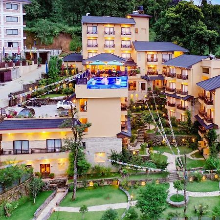 Bar Peepal Resort Pokhara Ngoại thất bức ảnh The Glades Resort and Villas