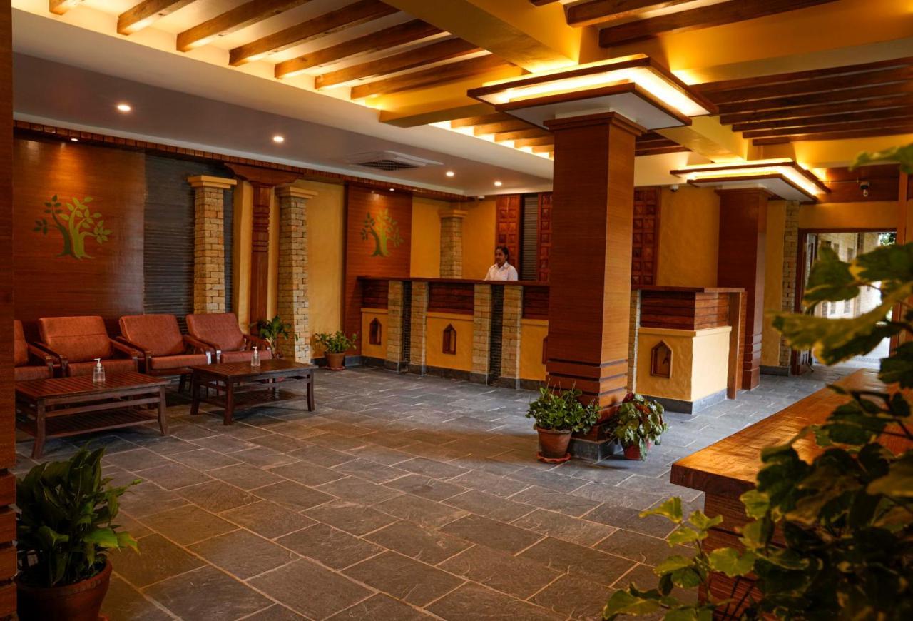 Bar Peepal Resort Pokhara Ngoại thất bức ảnh The lobby of the hotel