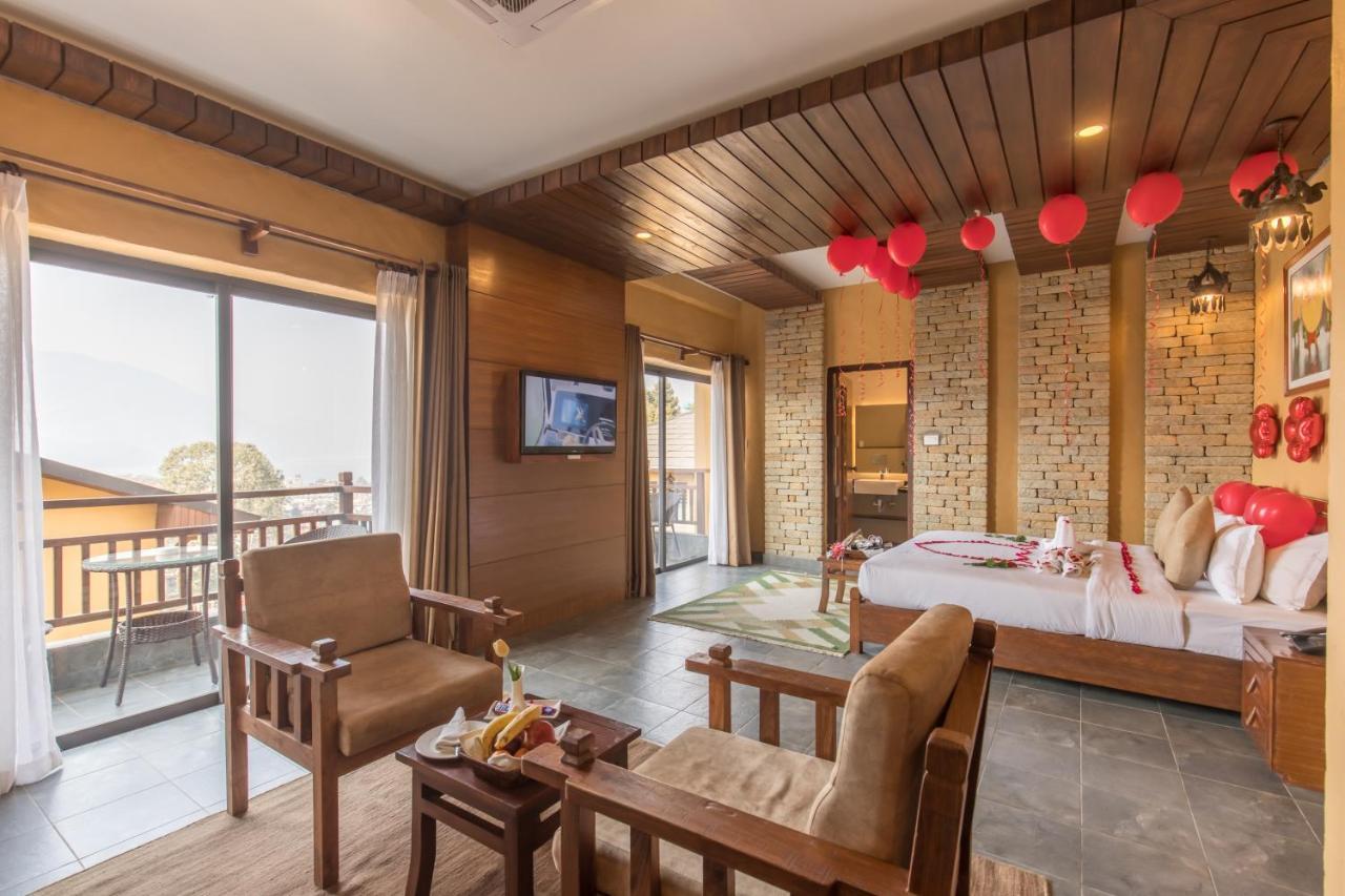 Bar Peepal Resort Pokhara Ngoại thất bức ảnh Deluxe Suite
