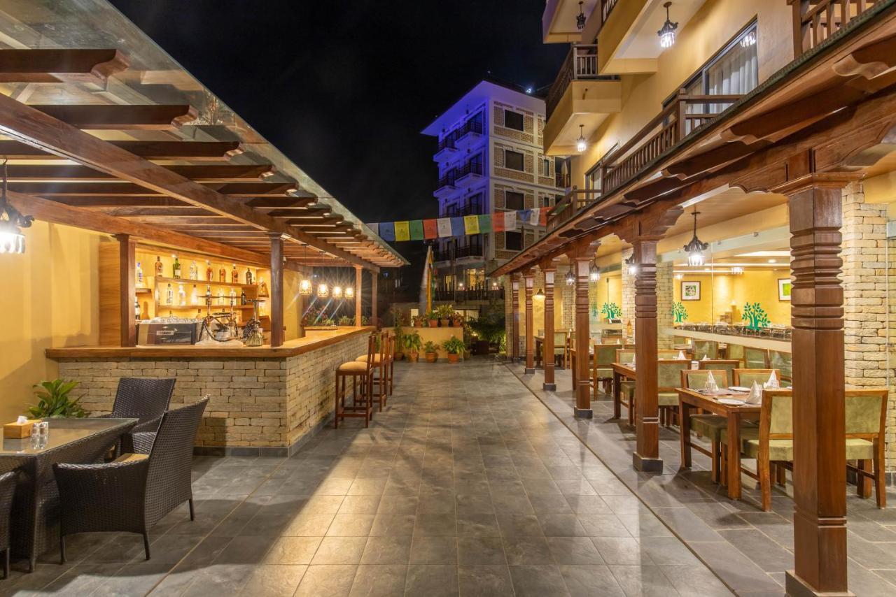 Bar Peepal Resort Pokhara Ngoại thất bức ảnh The Terrace at the hotel