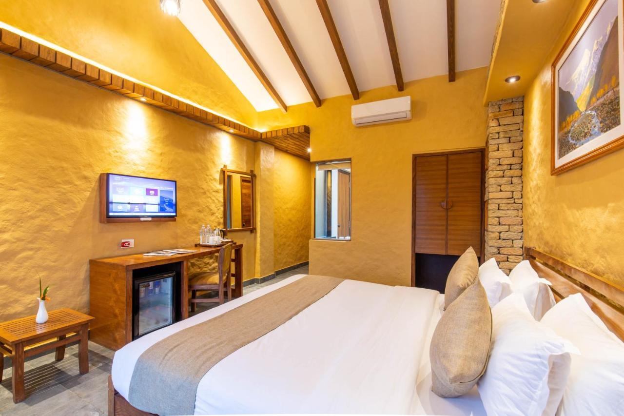 Bar Peepal Resort Pokhara Ngoại thất bức ảnh Deluxe Room