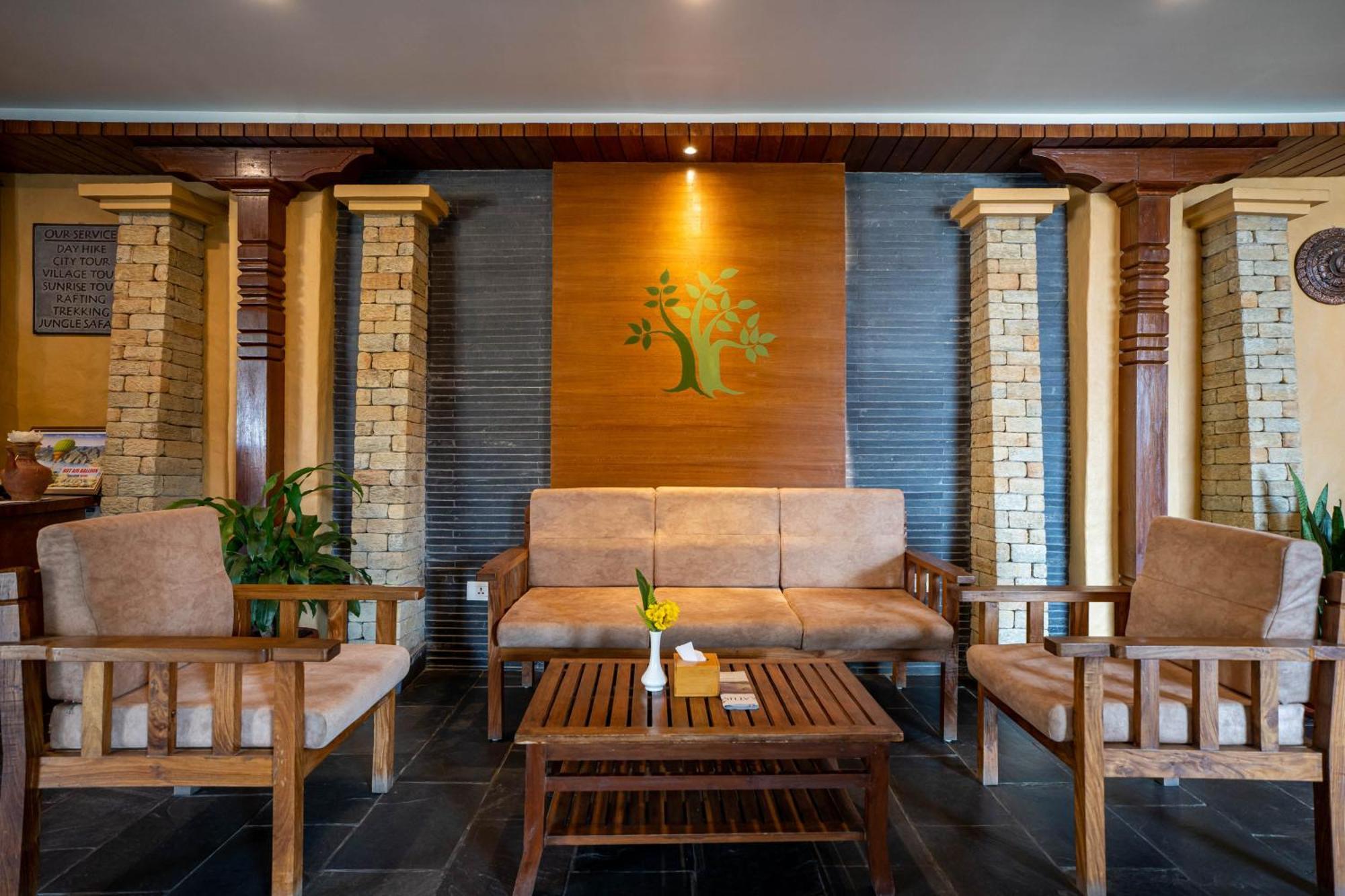 Bar Peepal Resort Pokhara Ngoại thất bức ảnh The lobby of the hotel
