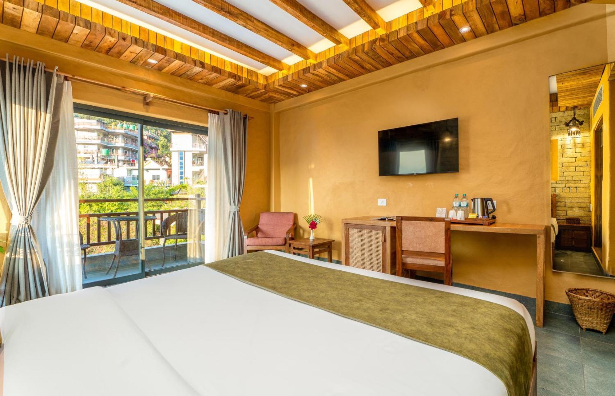 Bar Peepal Resort Pokhara Ngoại thất bức ảnh Deluxe Room